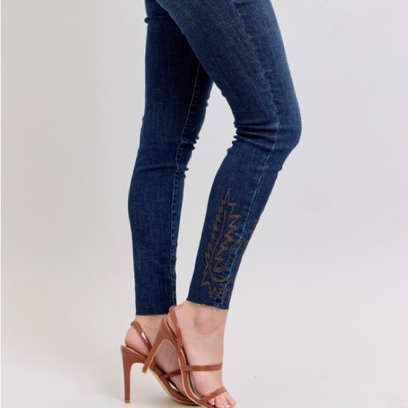Judy Blue Full Size Embroidered High Rise Skinny Jeans Plus Size - Picture 3 of 6
